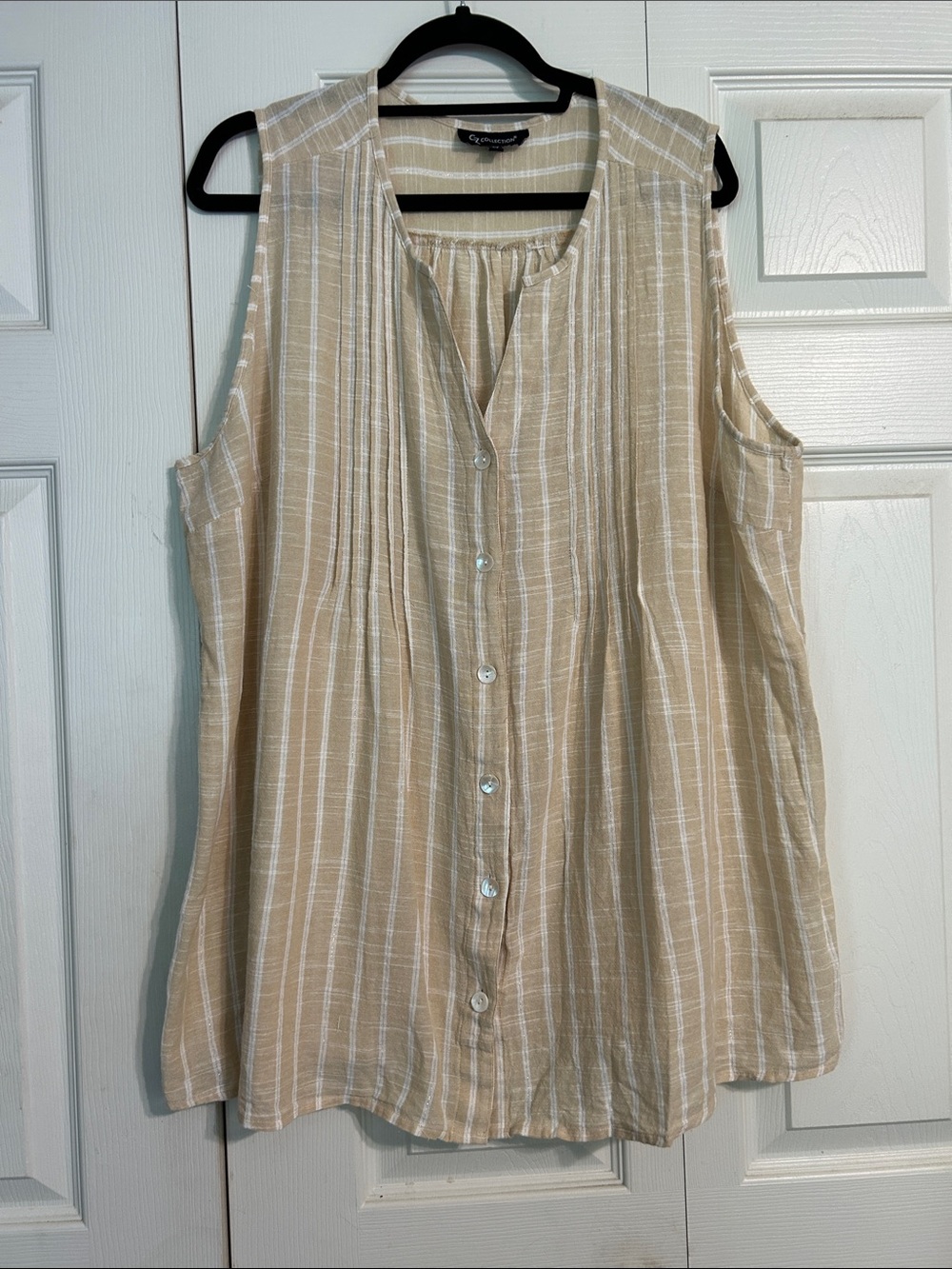 CZ Collection 2X Beige White Striped Sleeveless Button-Front Blouse Metallic